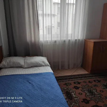 Δωμάτια σε οικογενειακή κατοικία Aura