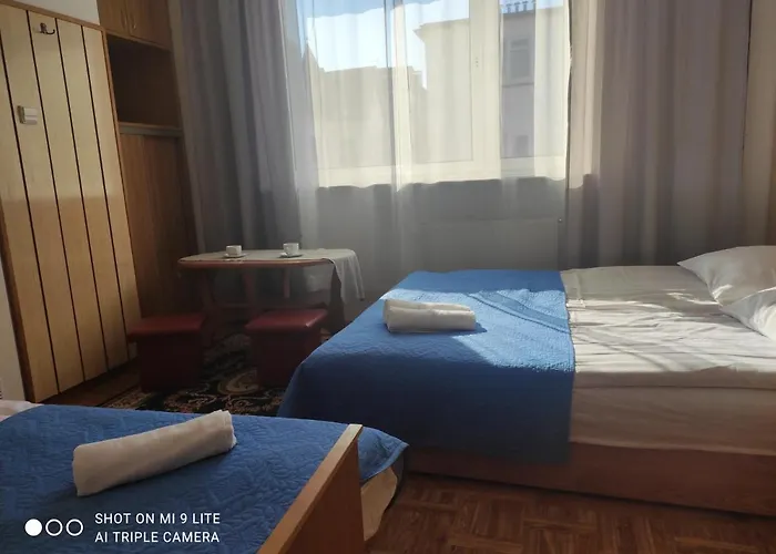 Rum i privatbostad Aura *