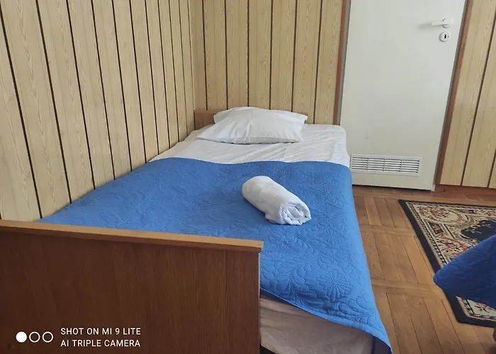 Rum i privatbostad Aura *